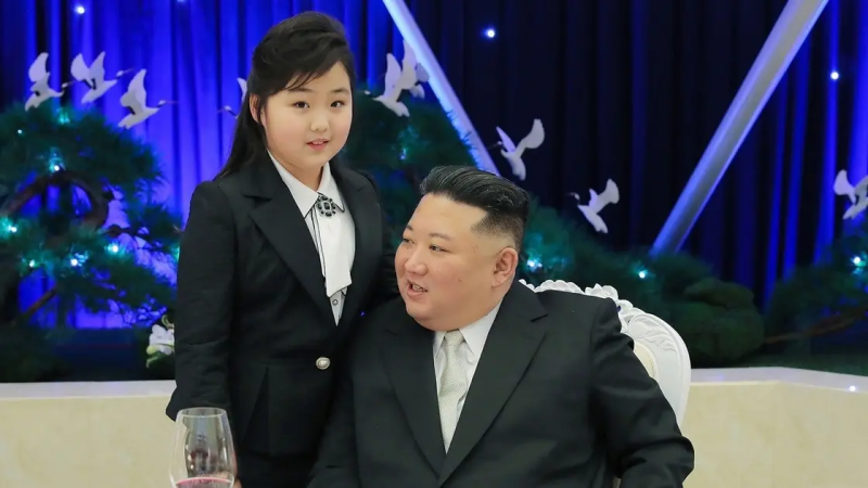 إبنة الـ10 سنوات الأقرب لقلب كيم.. هل يورّثها الحكم؟