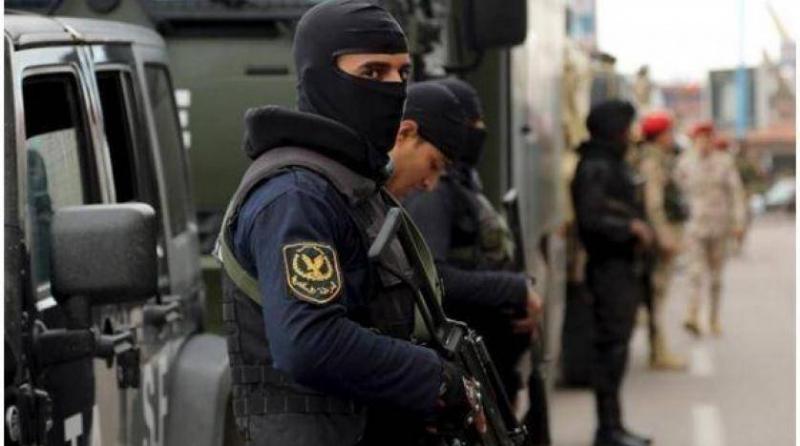 جريمة مروعة في مصر.. قتل والديه وأفرادا من عائلته 