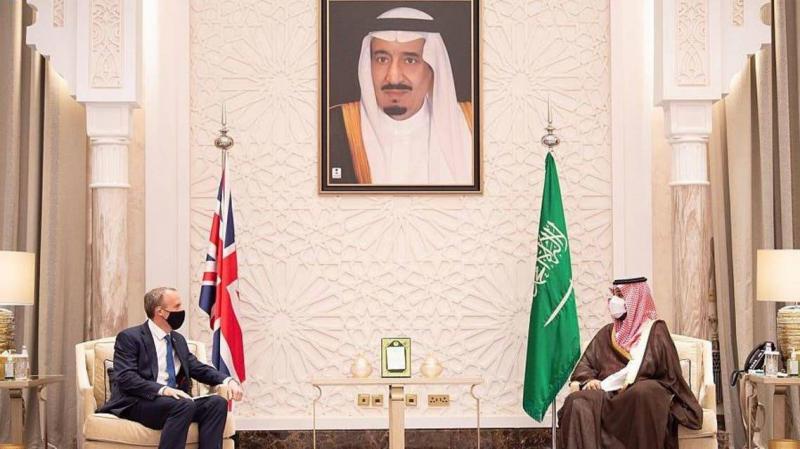 الأمير محمد بن سلمان يبحث مع وزير خارجية بريطانيا تطورات المنطقة