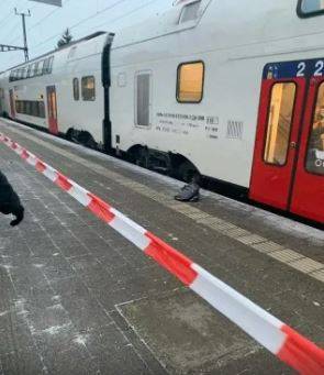 إمرأة سويسرية تنجو بأعجوبة بعد مرور قطار فوقها
