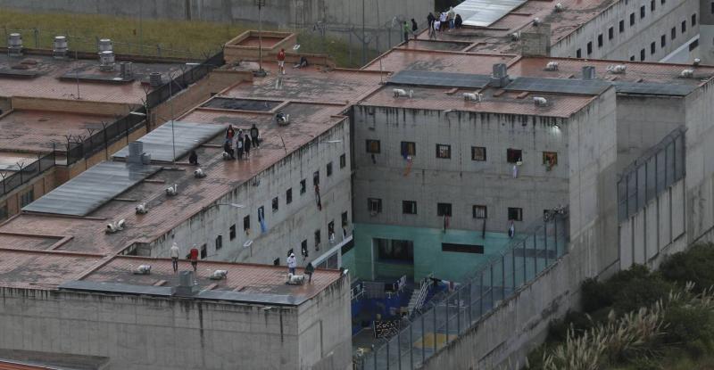 الإكوادور تعلن تحرير جميع الحراس والإداريين من أيدي السجناء