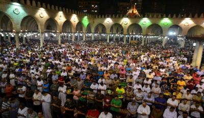 مصر.. حقيقة تقييد صلاة التراويح في رمضان