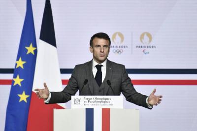 ماكرون يتطلع لتنظيم مثالي لأولمبياد 2024 ويدعم رياضيي بلاده