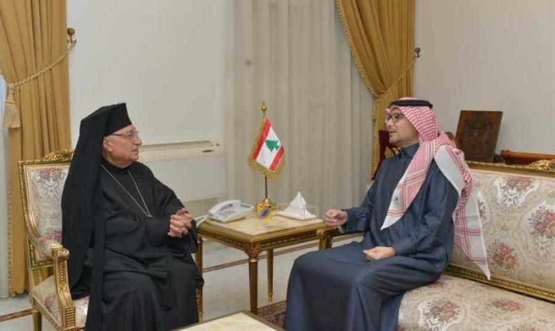 العبسي يطلع من البخاري على تحرك اللجنة الخماسية