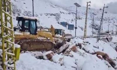 بالفيديو - تدعيم الحائط المُنهار في ضهر البيدر مستمر