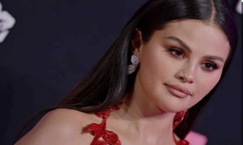 سيلينا غوميز من دون مكياج.. لن تصدقوا جمالها الطبيعي