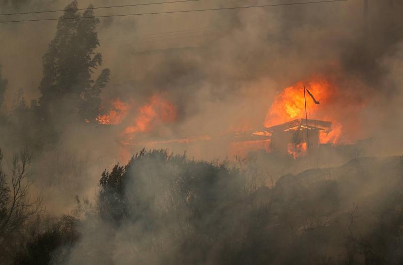 ارتفاع عدد قتلى حرائق تشيلي إلى 131