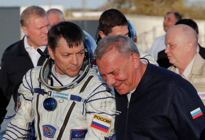 أكثر من 878 يوما.. رائد فضاء روسي يحطم الرقم القياسي للبقاء خارج الأرض