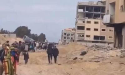 نازحون يغادرون مستشفى الامل بعد حصار لأسبوعين في خان يونس (فيديو)