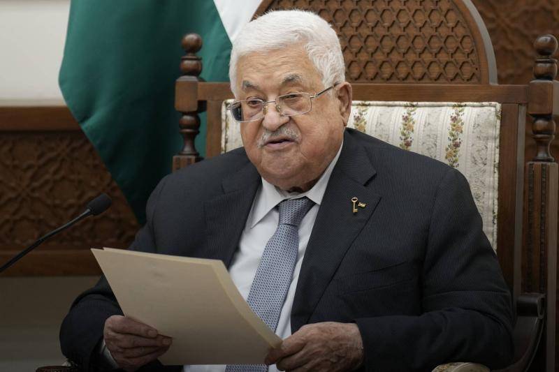 الرئيس الفلسطيني يطالب حماس 
