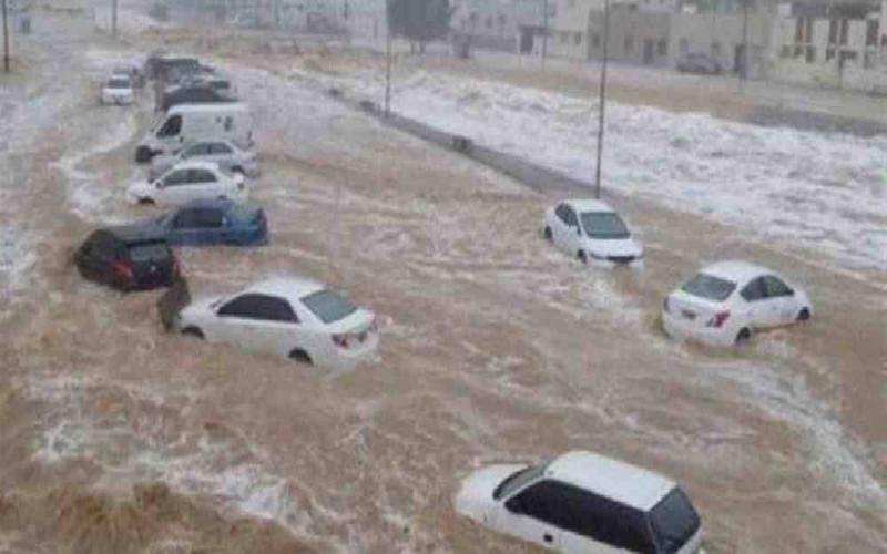 فيضانات وسيول مدمرة في سلطنة عمان (فيديو)