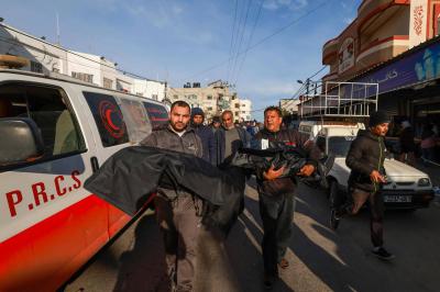 مقتل 3 فلسطينيين برصاص قناصة على مجمع ناصر الطبي في غزة