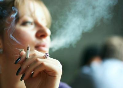 كيف يؤثر تدخين الحامل على دماغ طفلها؟