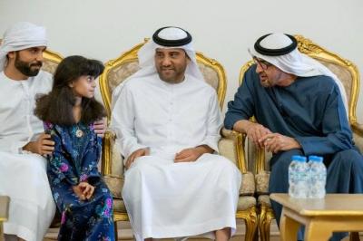 بن زايد يعزي عائلة أحد منتسبي القوات المسلحة قتل في الصومال (فيديو)