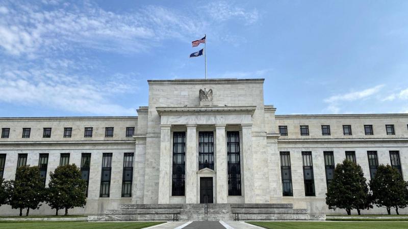 المركزي الأميركي يعبر عن قلقه إزاء خفض مبكر لأسعار الفائدة