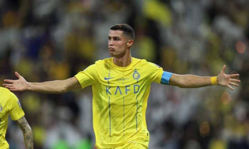 بالفيديو - رونالدو يجمع شمل توأم سعودي