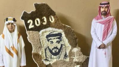 طفل سعودي يرسم خريطة المملكة من وبر الإبل