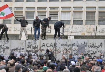 العسكريون المتقاعدون: حوافز وزارة المال 