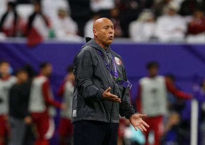 لوبيز يتفرغ رسميا لتدريب قطر حتى 2026