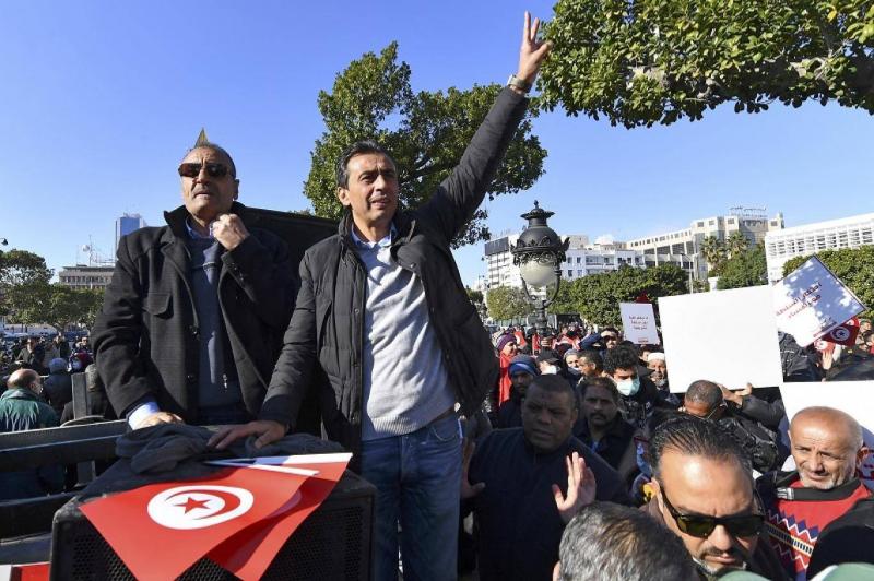 تونس.. معاقبة المعارض جوهر بن مبارك بالسجن 6 أشهر