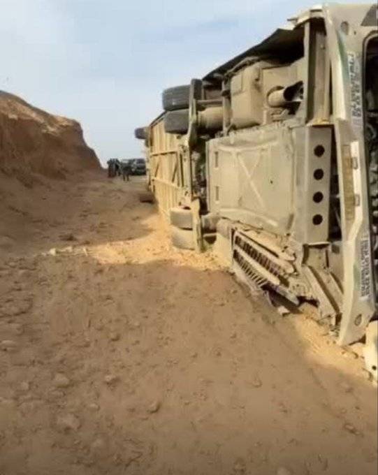 إصابة 15 جندياً بالجيش الاسرائيلي جراء انقلاب حافلة في وادي عربة (فيديو)