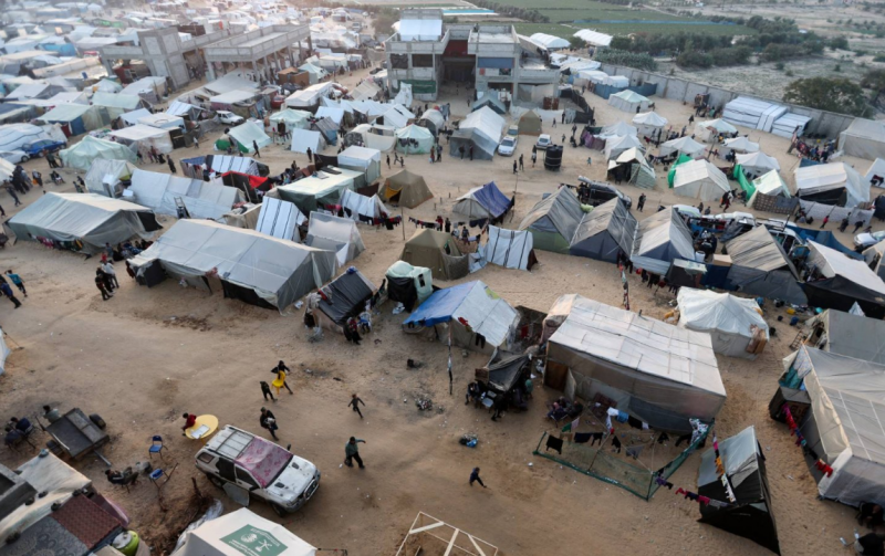 مصر تقيم مخيماً للنازحين في خان يونس