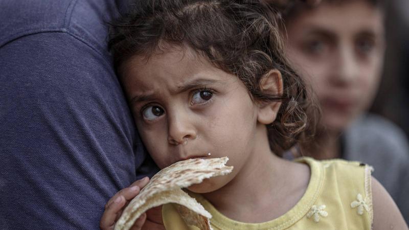 معاناة غزة تتفاقم.. جوع ومخابز مدمرة وندرة طحين