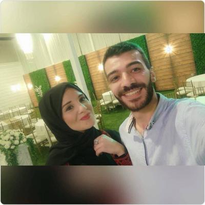 مقتل مصور فلسطيني وعائلته في دير البلح