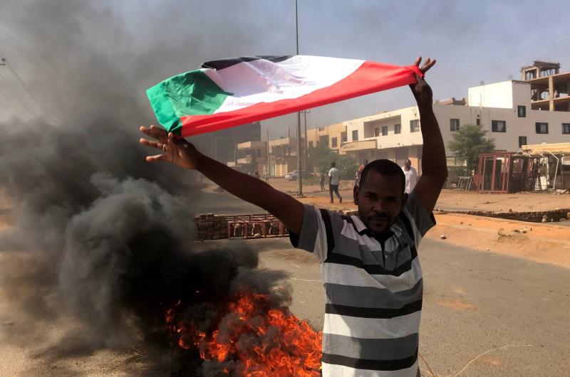 طرفا الصراع في السودان يرتكبان انتهاكات قد تصل إلى حد جرائم حرب