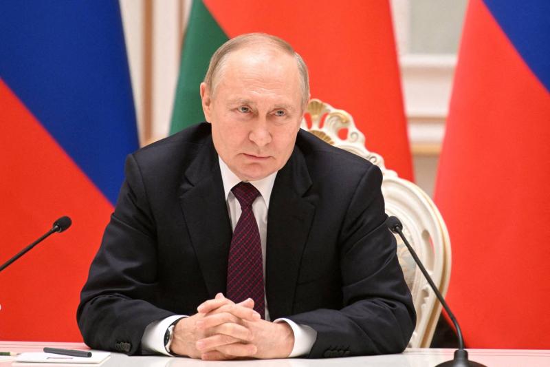 بوتين: روسيا لا تخطط لنشر أسلحة نووية في الفضاء