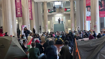 حاخام يثير جدلا في بريطانيا.. وهذا ما فعله في غزة!