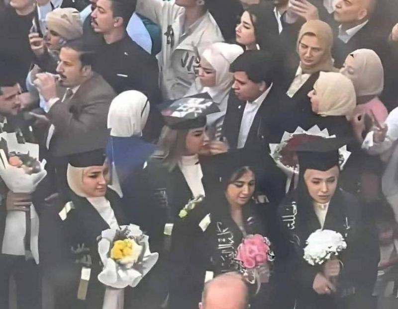 صورة صدام حسين تتسبب بفصل طالبة من جامعة بلاد الرافدين- فيديو