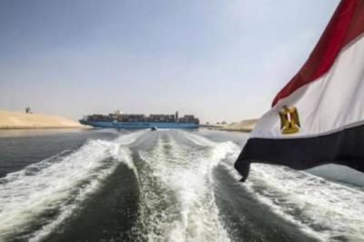 قناة السويس تحقق ايرادات سنوية قياسية