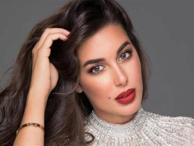 ياسمين صبري تستعرض أناقتها على 