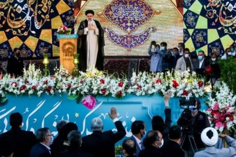 خامنئي ينصب رئيسي رئيسا لإيران