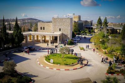 الجيش الإسرائيلي يعتقل العشرات من طلبة جامعة بيرزيت في الضفة الغربية