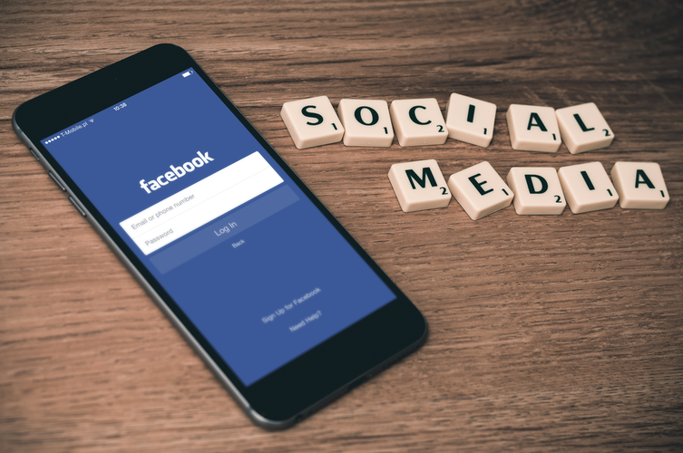 فيسبوك ترد بعنف على اتهامات بايدن لوسائل التواصل الاجتماعي
