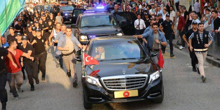 هل تعرض أردوغان لمحاولة إغتيال فاشلة خلال جولة في تركيا؟