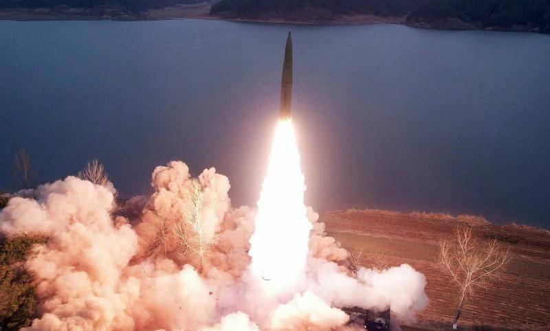 تزامن مع زيارة بلينكن للجنوب.. أميركا تندد بإطلاق كوريا الشمالية صاروخاً باليستياً