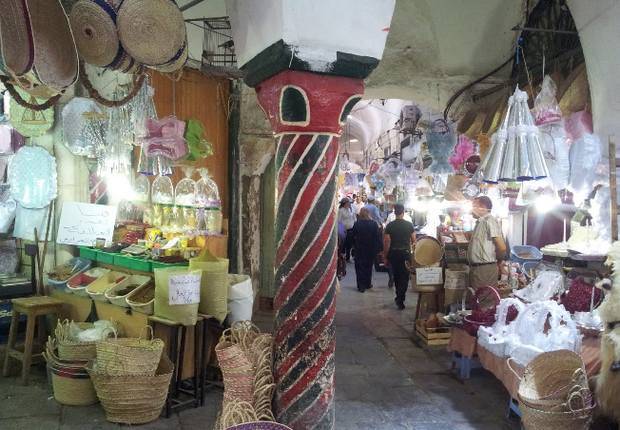 رمضان في تونس: بين التقاليد وغلاء الأسعار الفاحش