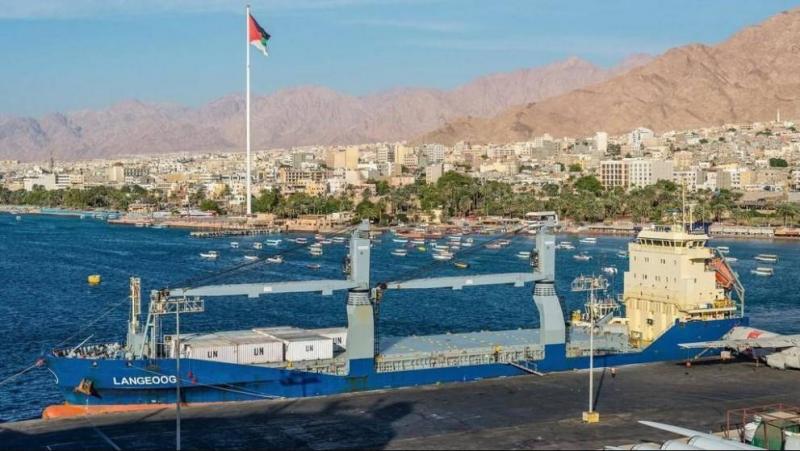 الإمارات تعلن وصول أول سفينة مساعدات إلى غزة عبر الممر البحري