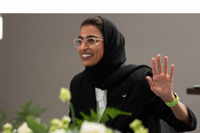 ماكرون يمنح وزيرة إماراتية وسام الشرف برتبة فارس