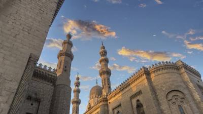 مفتي مصر يوضح الحكم الديني لزيارة الأضرحة ومقامات 