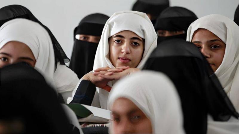 في اليمن.. ثلث الفتيات خارج المدرسة بسبب الزواج المبكر