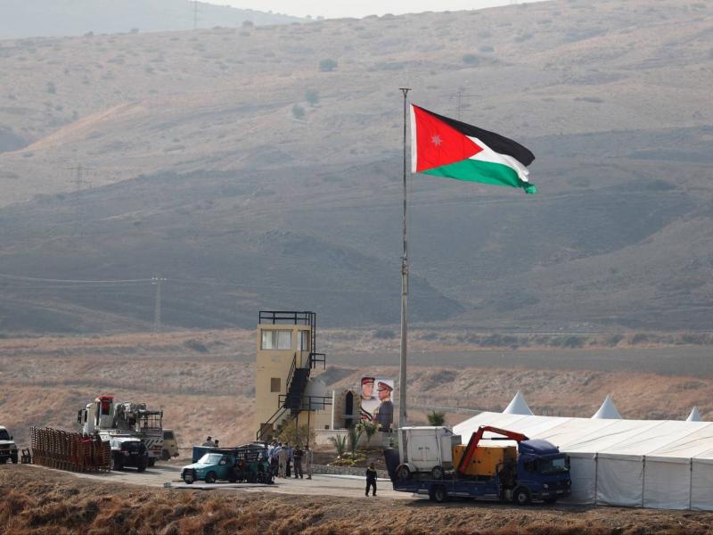 الخارجية الأردنية تتابع اعتقال مسلحين اجتازا الحدود نحو إسرائيل