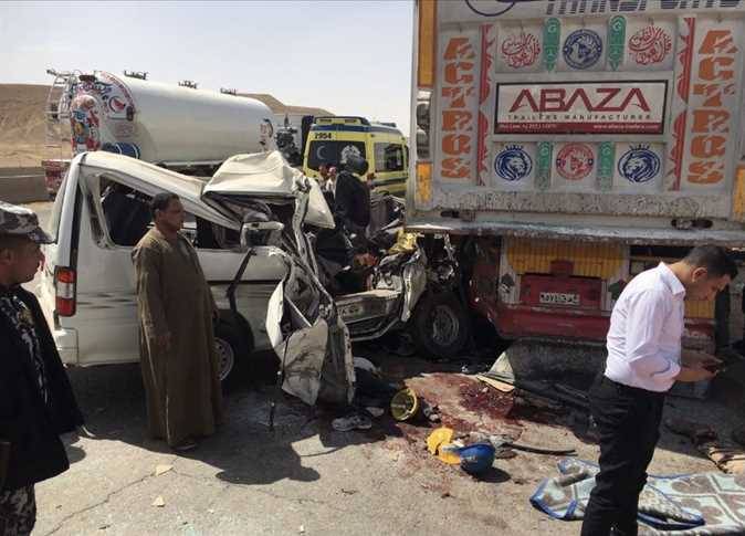 حادث سير مروع على طريق رئيسي في القاهرة وسقوط عشرات الضحايا