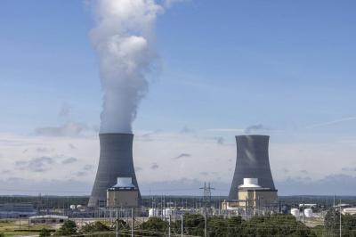 الإمارات تشير لاهتمام باستثمارات الطاقة النووية الأوروبية