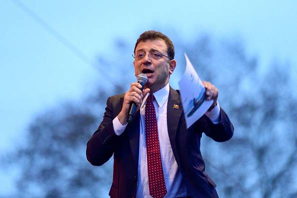 من هو إمام أوغلو المعارض الذي فاز في انتخابات بلدية إسطنبول؟