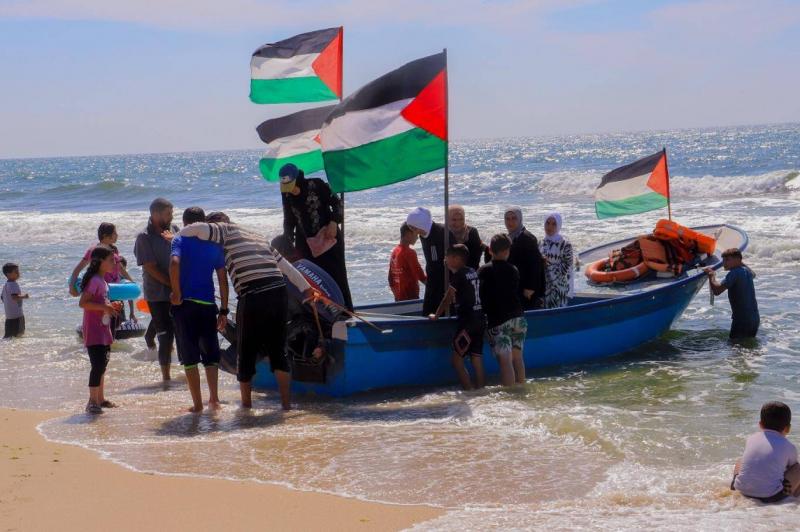 بعد تحذير بايدن.. إسرائيل تفتح ميناء ومعبرا لإيصال المساعدات لغزة