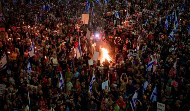 بالفيديو- مظاهرات ضخمة في إسرائيل تطالب بإقالة نتنياهو